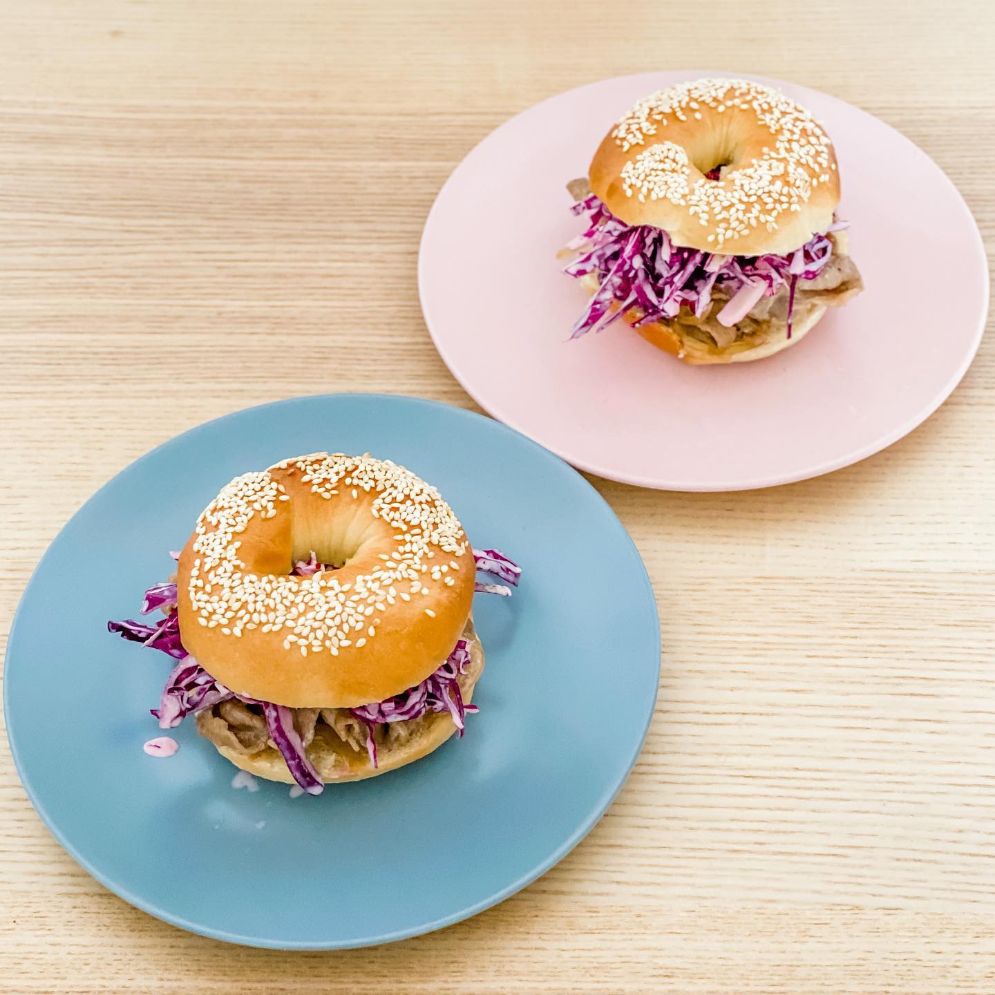 紫椰菜絲洋蔥豬肉片bagel 🥯 - step 1