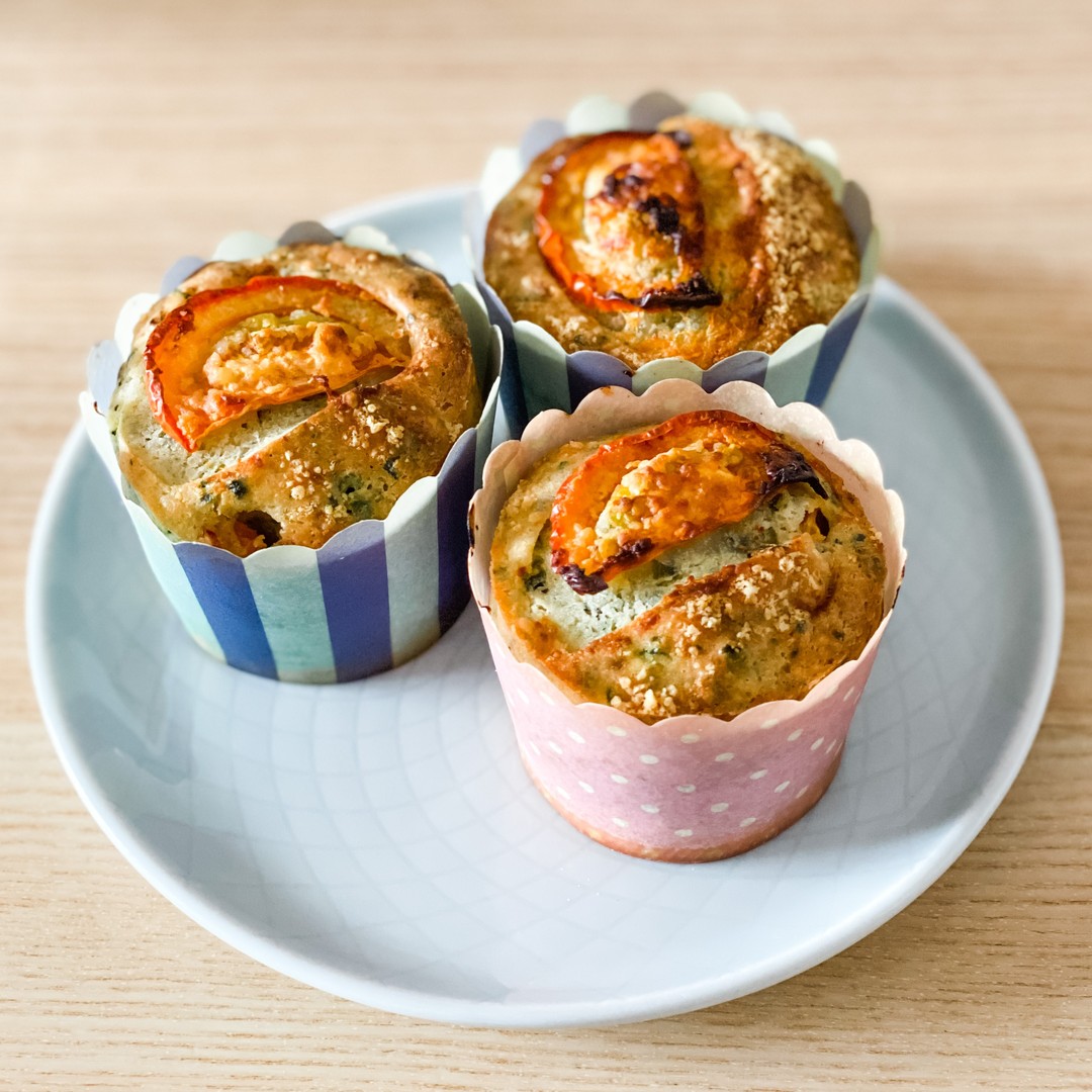 芝士菠菜番茄鹹鬆餅