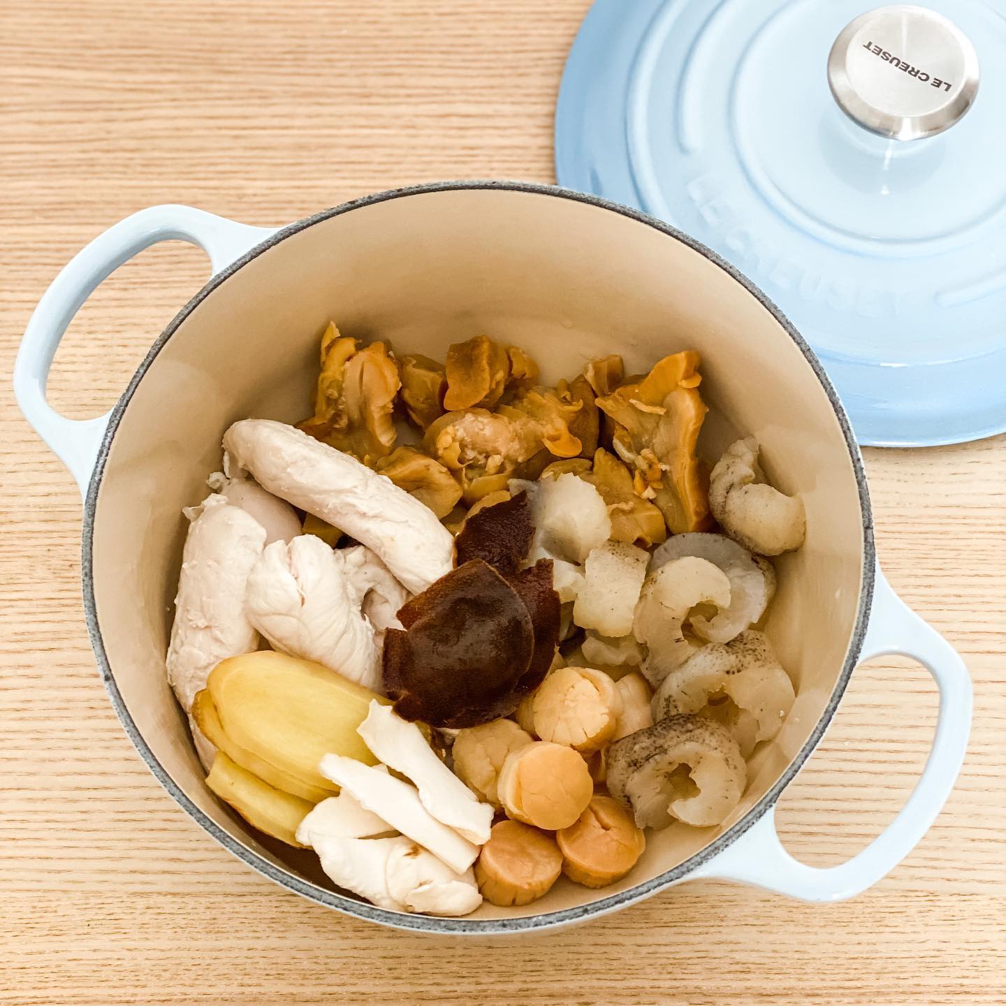 海參螺頭瑤柱淮山燉雞湯 - step 2