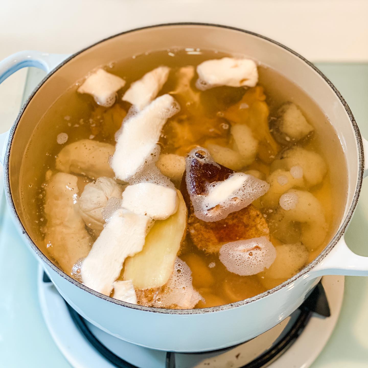 海參螺頭瑤柱淮山燉雞湯 - step 3