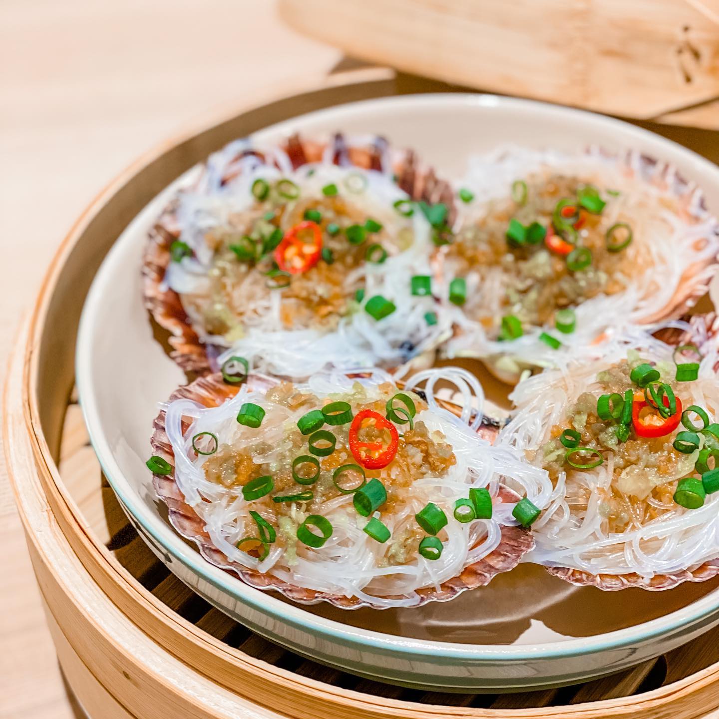 Steamed Scallop with Garlic and Vermicelli