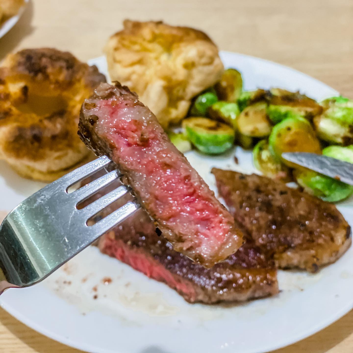 煎牛扒配約克夏布丁